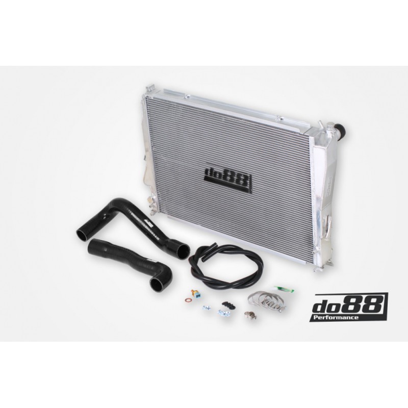 BMW M3 E46 Radiator Aluminum, Black hose
